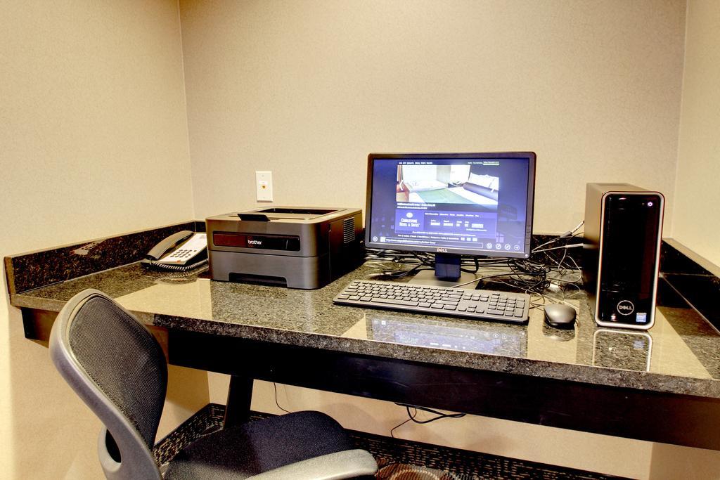 Cobblestone Inn & Suites-Winterset Buitenkant foto