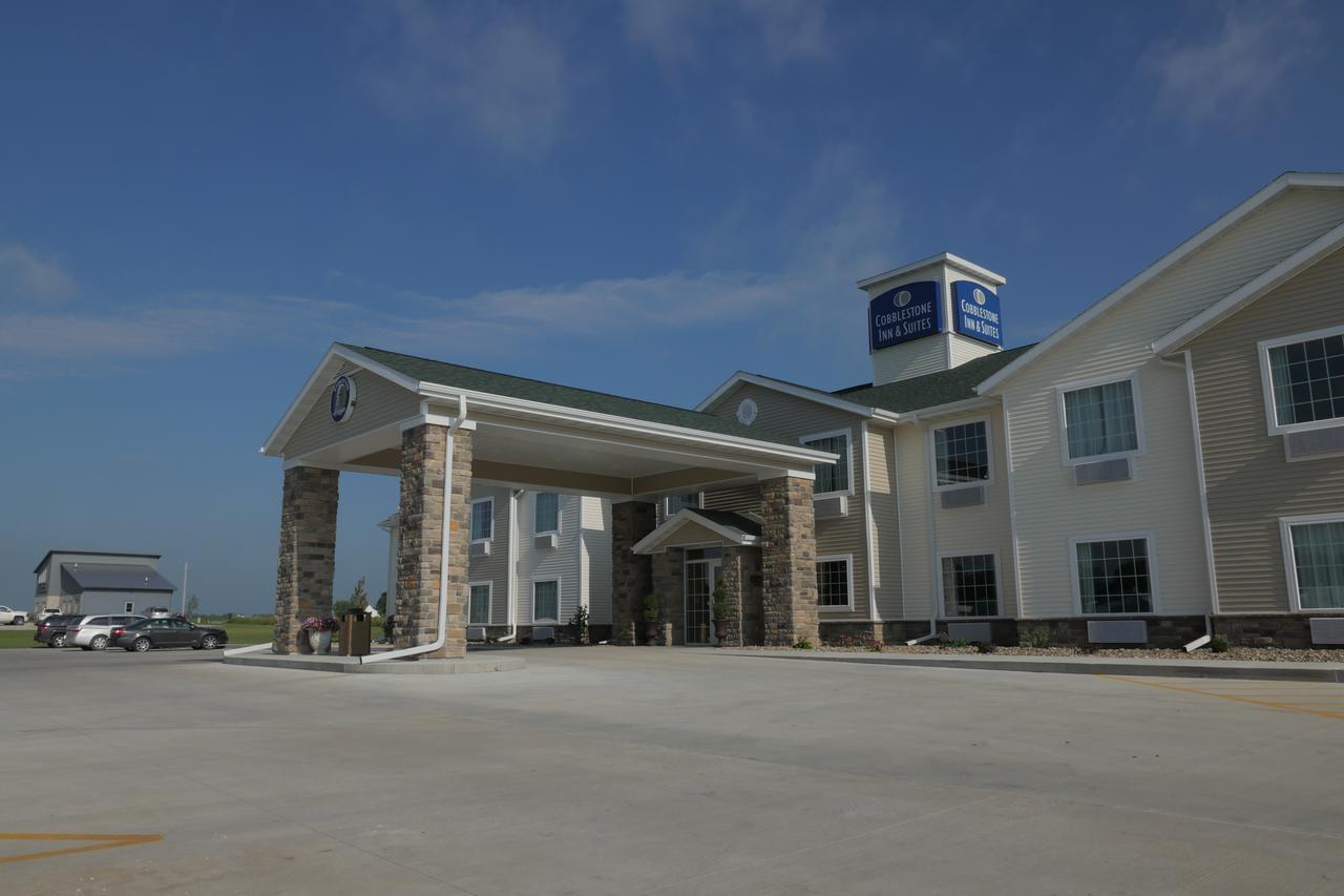 Cobblestone Inn & Suites-Winterset Buitenkant foto