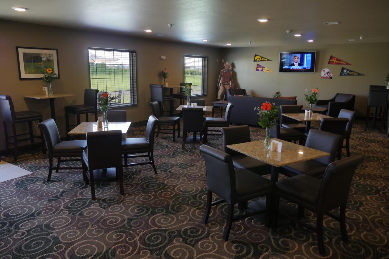 Cobblestone Inn & Suites-Winterset Buitenkant foto