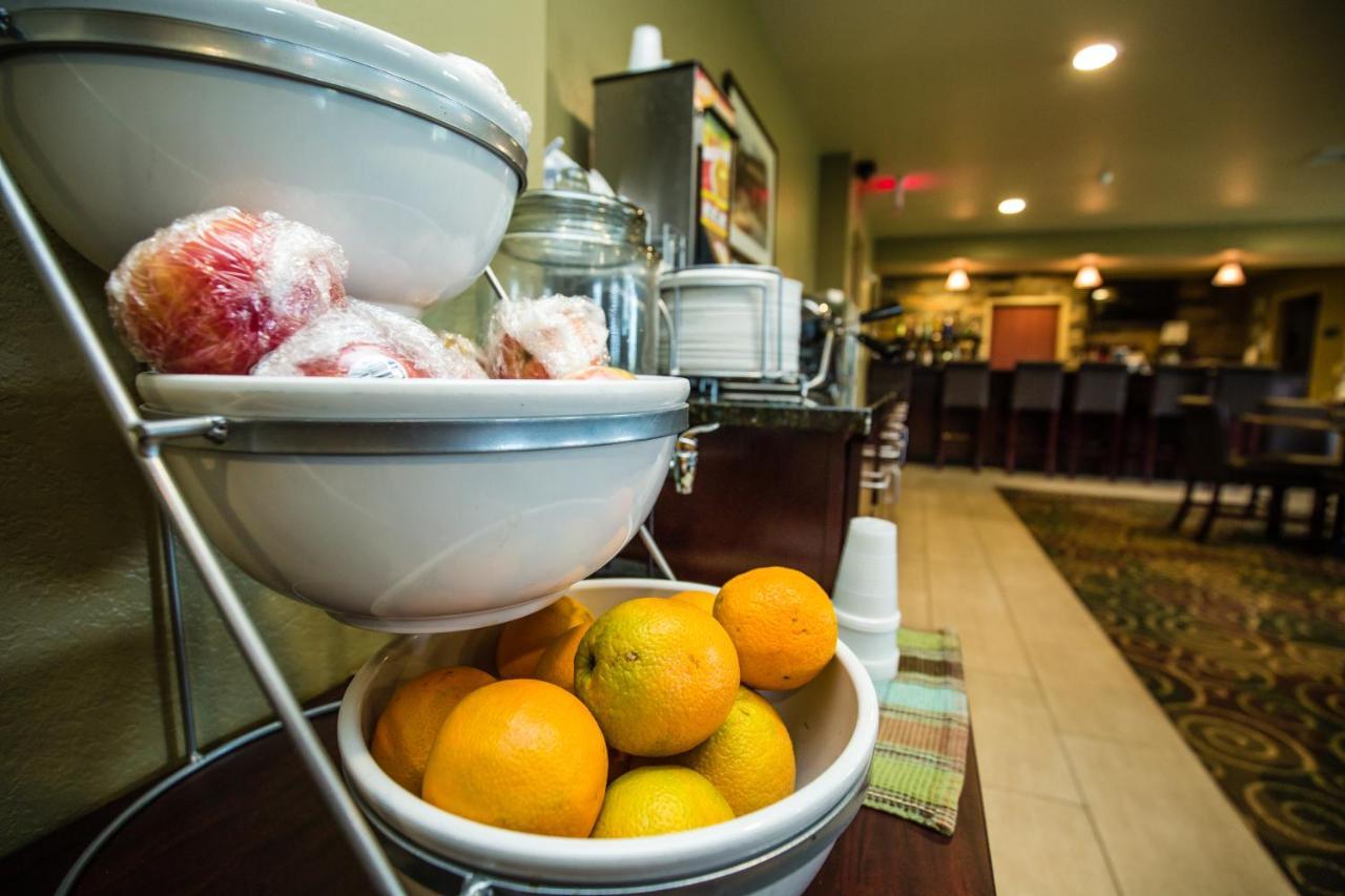 Cobblestone Inn & Suites-Winterset Buitenkant foto