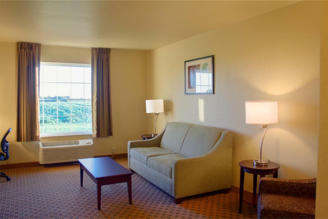 Cobblestone Inn & Suites-Winterset Buitenkant foto