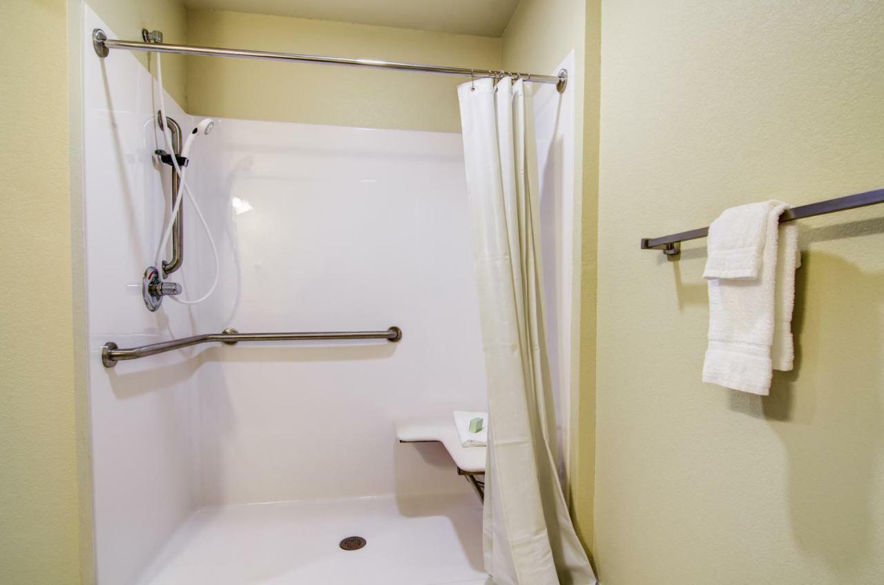 Cobblestone Inn & Suites-Winterset Buitenkant foto