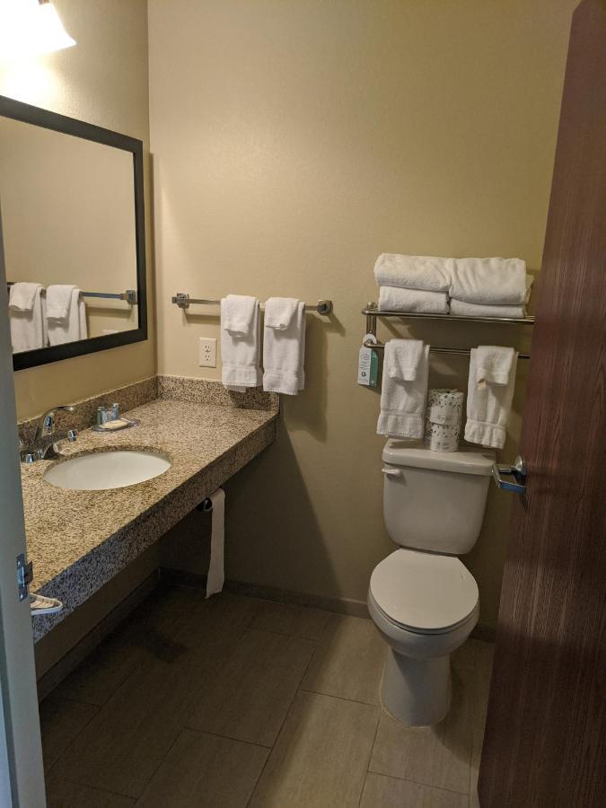 Cobblestone Inn & Suites-Winterset Buitenkant foto